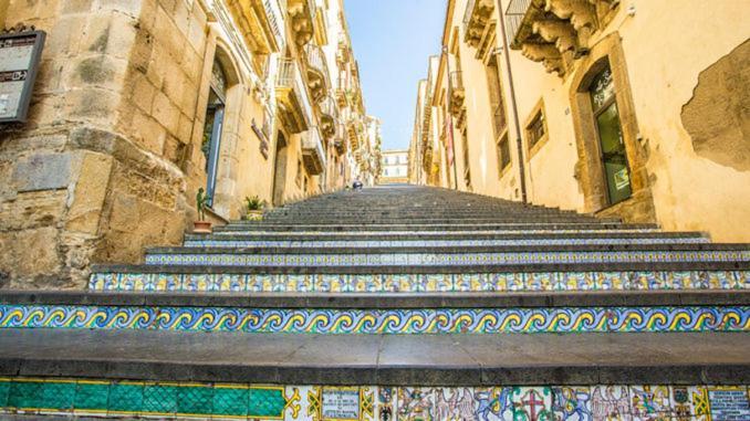 A Due Passi Dalla Scalinata Rooms Caltagirone Kültér fotó